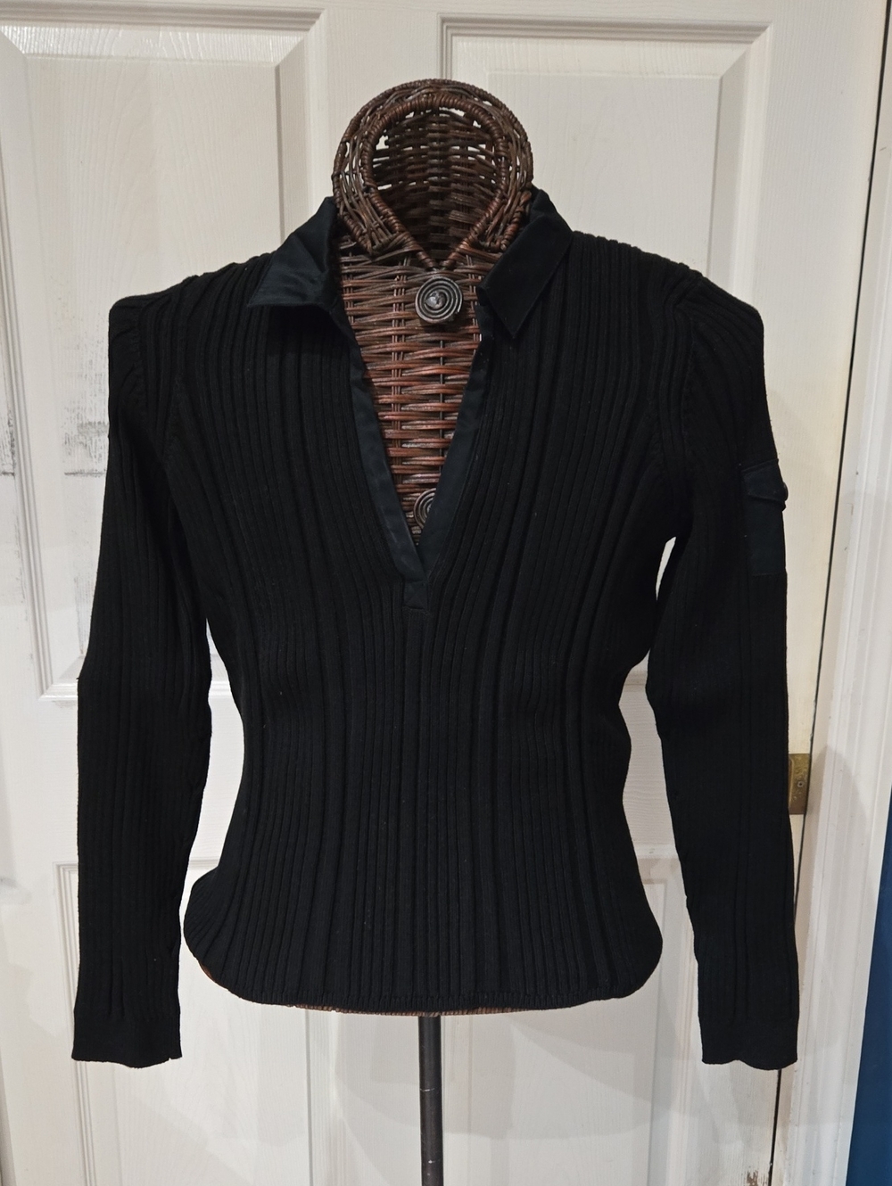 Liz Claiborne Black Ribbed V-Neck Sweater with Satin Trim-Size XL
